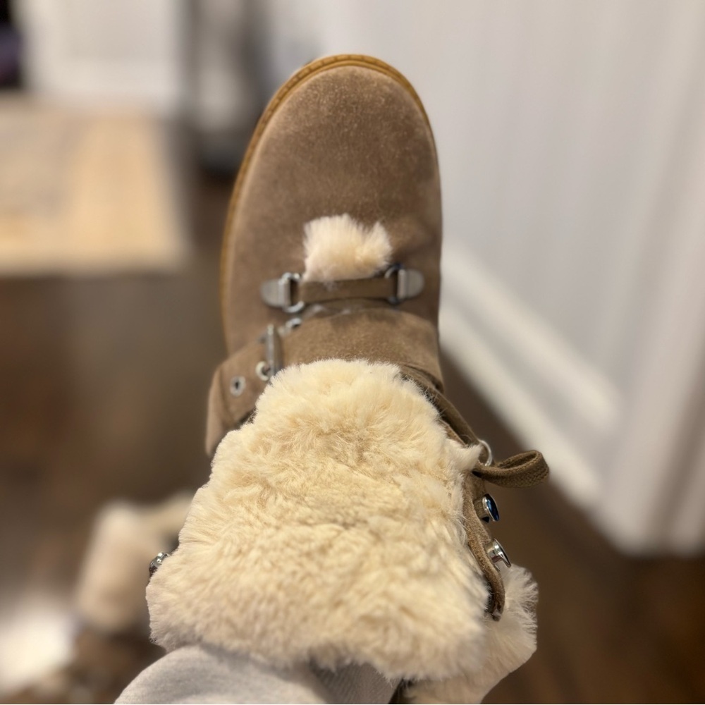Kendall and Kylie furry beige booties size 8 - Picture 10 of 10